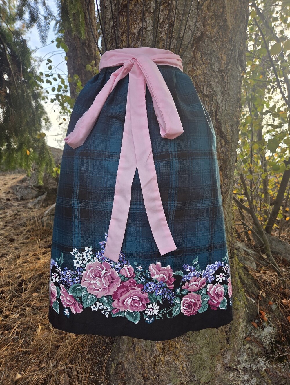 Black Plaid Pink Floral Border Apron with Pink Waist Tie Costume Okrobetfest